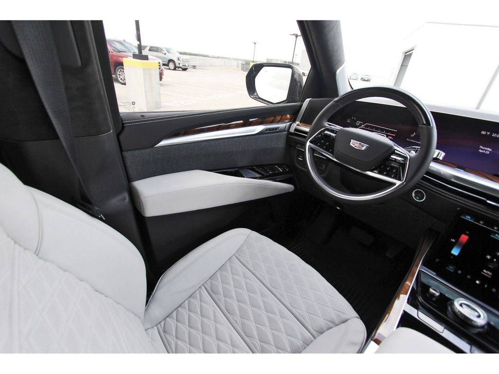 New 2026 Cadillac Escalade Platinum Sport w/ LPO, ONYX Package AWD/4WD image 8