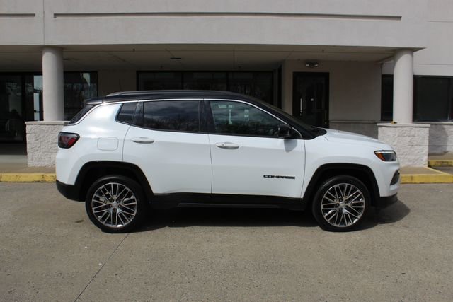 Used 2024 Jeep Compass Limited w/ Elite Group image 5