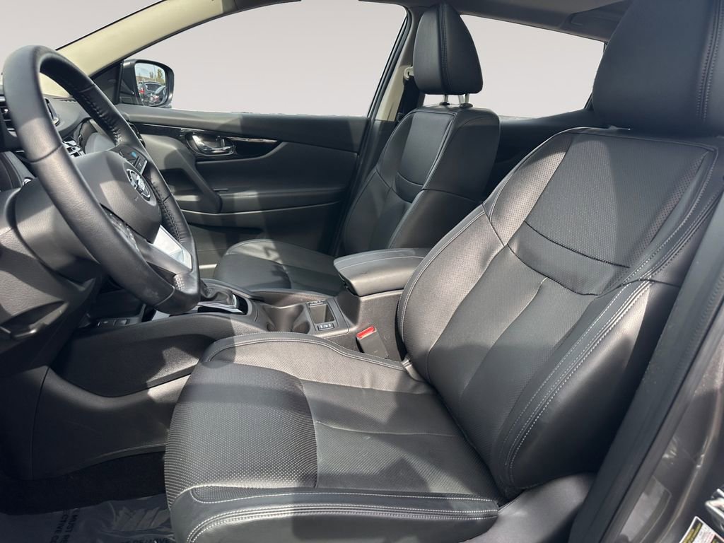 Used 2022 Nissan Rogue Sport SL w/ Premium Package AWD/4WD image 9