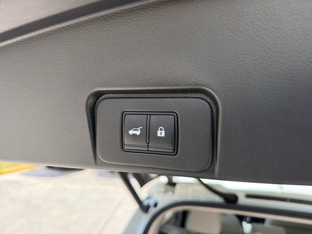 Certified 2021 Nissan Rogue SV w/ Premium Package FWD image 34