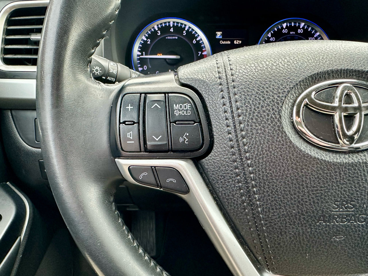 Used 2019 Toyota Highlander XLE image 22