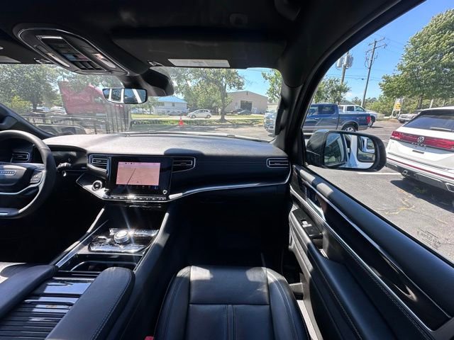 Used 2024 Jeep Wagoneer 4WD w/ Premium Group I image 29