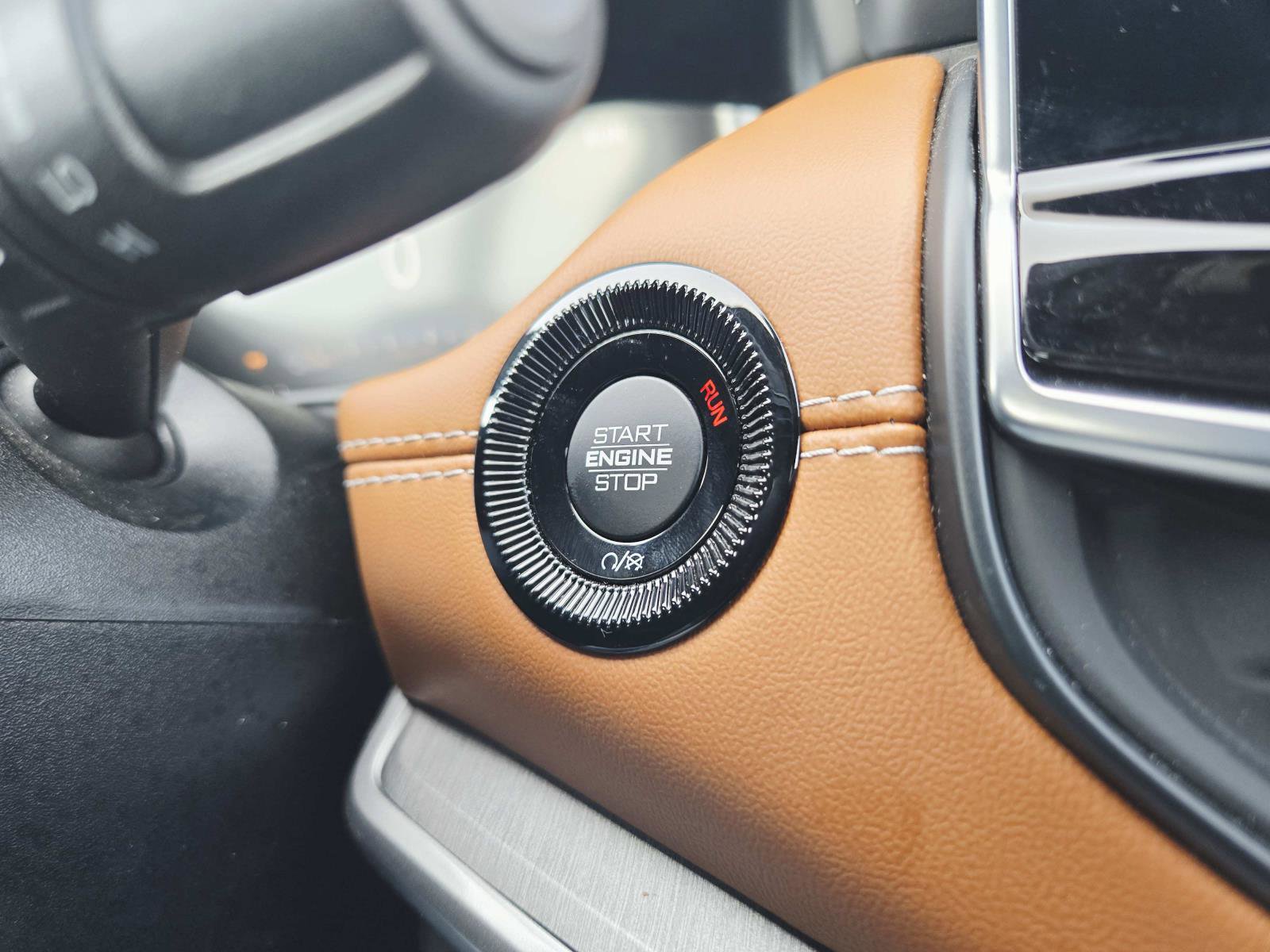 Used 2024 Jeep Compass Limited w/ Elite Group image 32