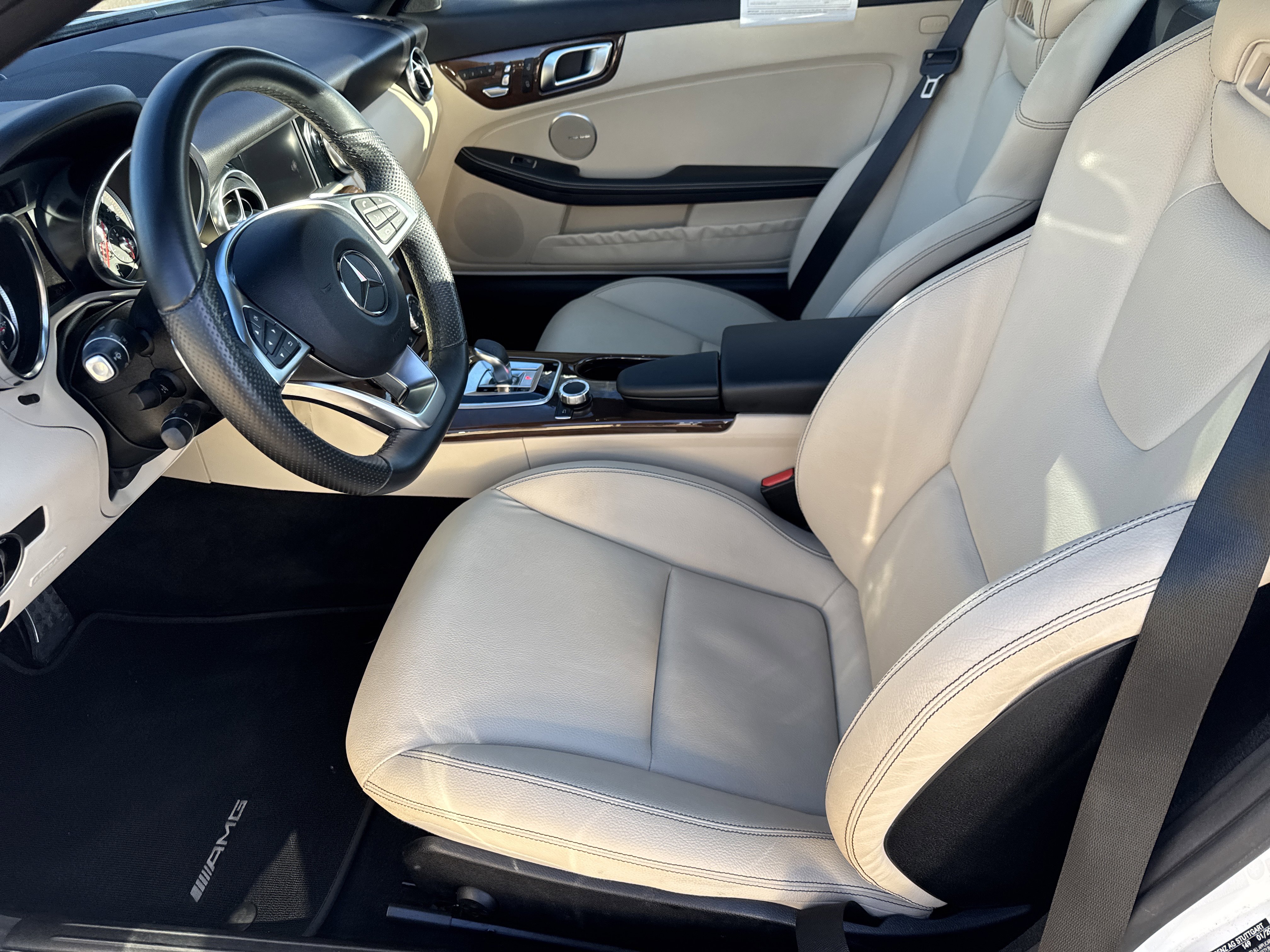 Used 2020 Mercedes-Benz SLC 300 image 10