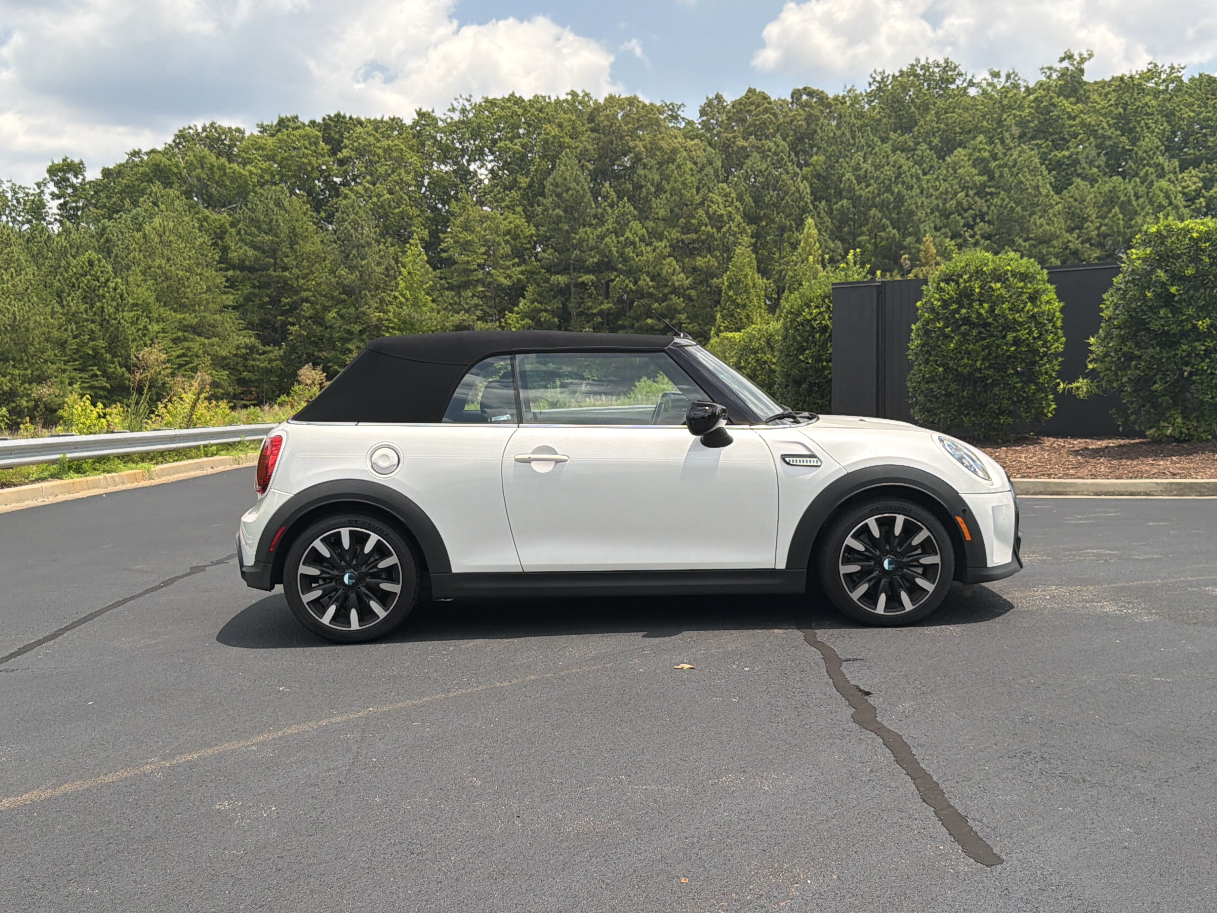 Used 2024 MINI Cooper S w/ Seaside Edition FWD image 5