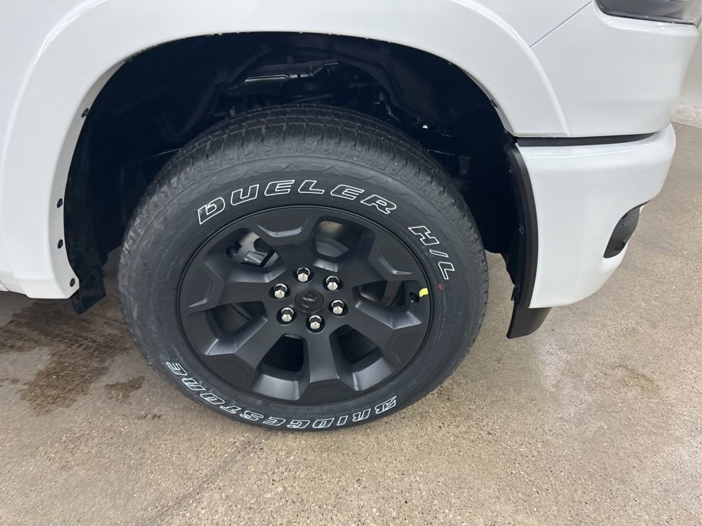 New 2026 RAM 1500 4x4 Crew Cab image 13
