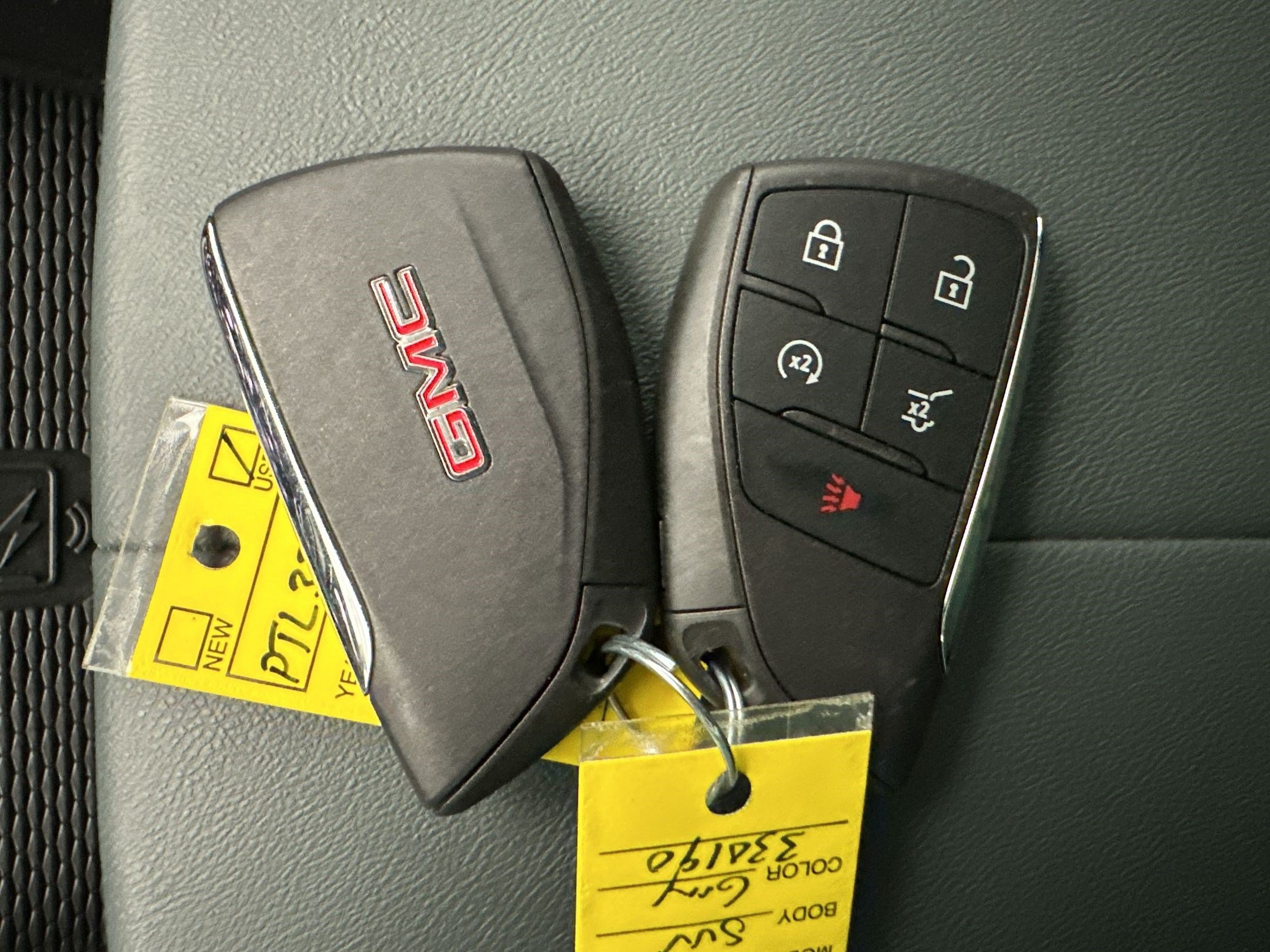 Certified 2026 GMC Terrain AT4 w/ Convenience Package III AWD/4WD image 32