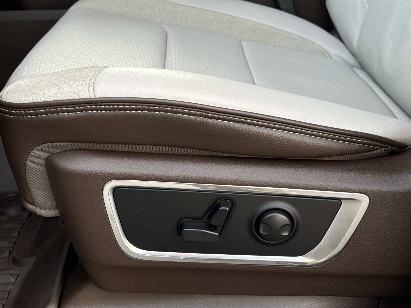 Used 2026 RAM 1500 Laramie image 21