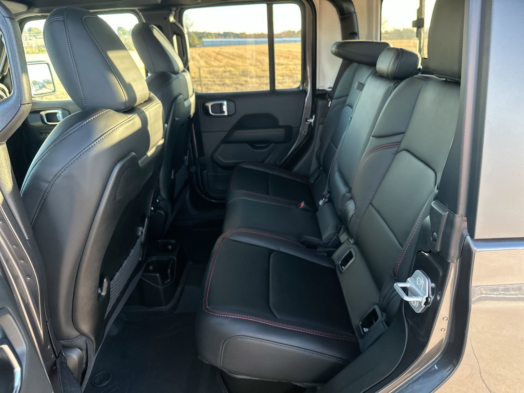 New 2025 Jeep Gladiator Rubicon w/ Convenience Group AWD/4WD image 22