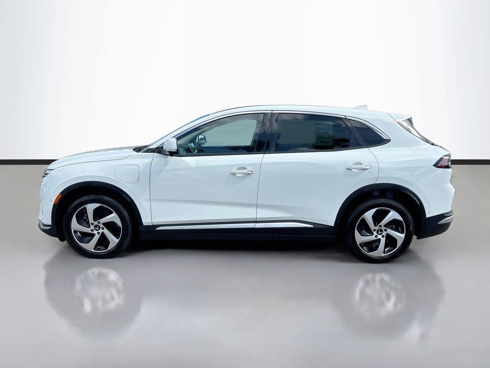New 2027 VinFast VF 8 Eco AWD/4WD image 4