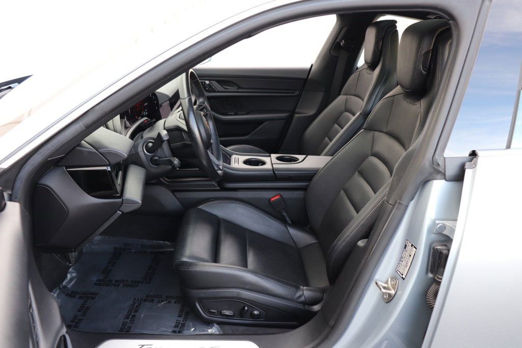 Used 2020 Porsche Taycan 4S image 18