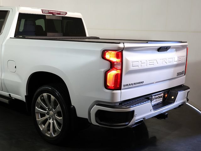 Used 2020 Chevrolet Silverado 1500 High Country w/ Technology Package AWD/4WD image 12