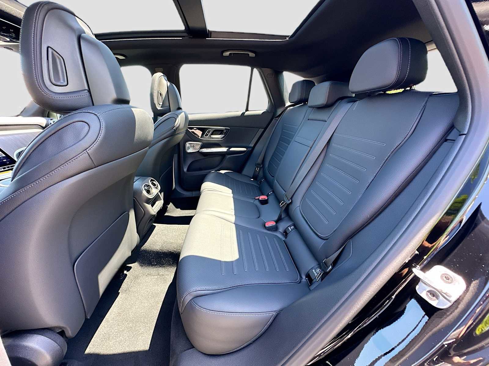 Used 2026 Mercedes-Benz GLC 300 image 26