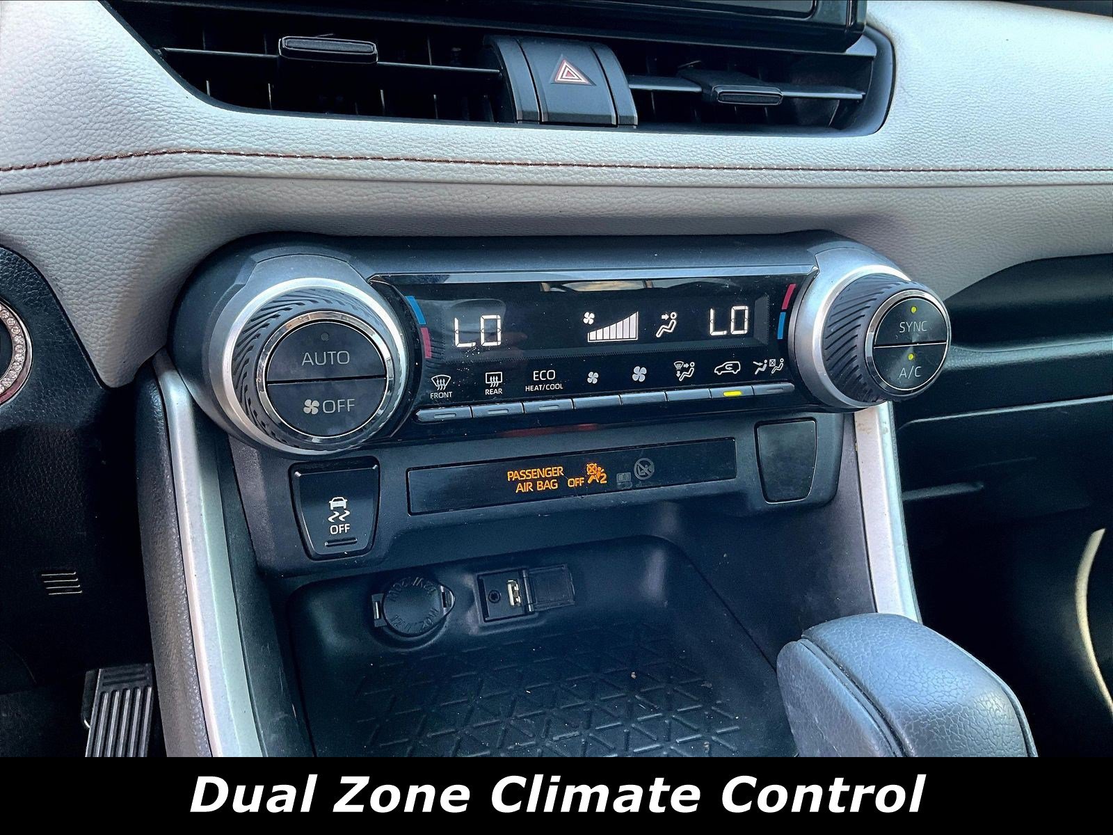 Used 2019 Toyota RAV4 XLE FWD image 14