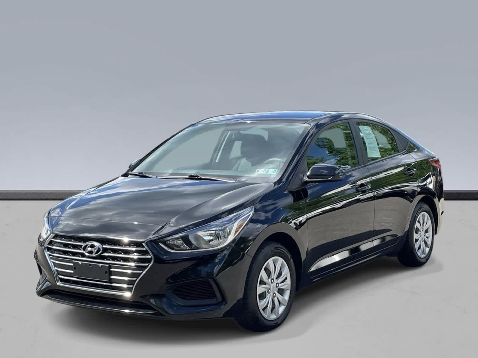 Used 2022 Hyundai Accent SE w/ Cargo Package FWD image 1