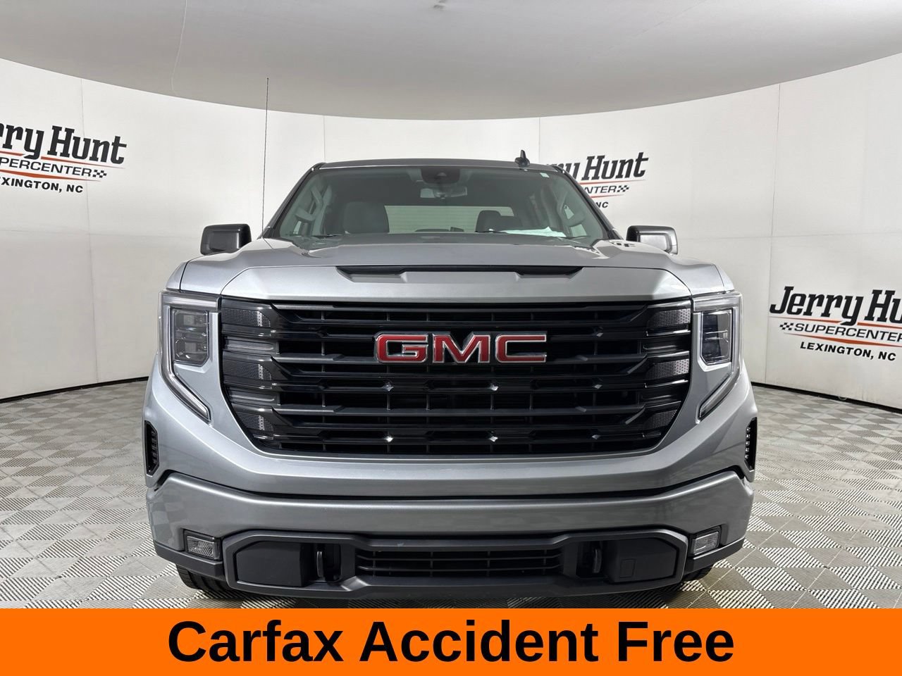 Used 2024 GMC Sierra 1500 Elevation AWD/4WD image 3