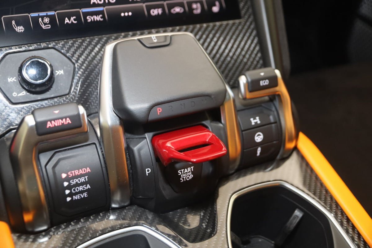 Used 2021 Lamborghini Urus AWD/4WD image 7