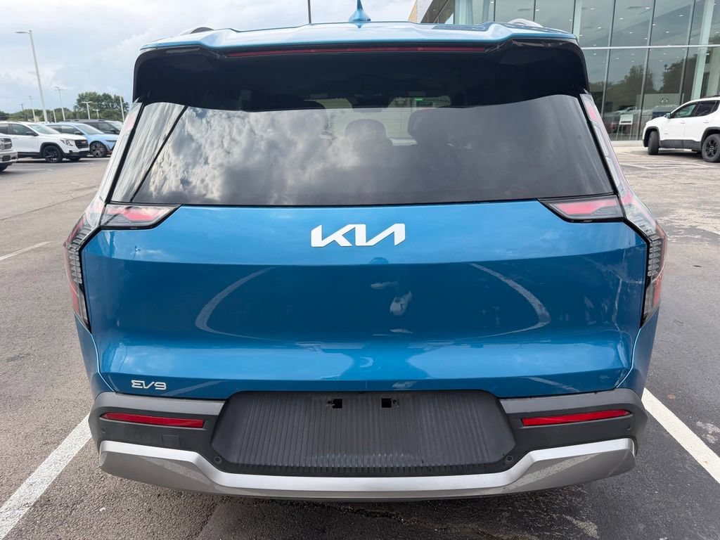 Used 2024 Kia EV9 Wind AWD/4WD image 4