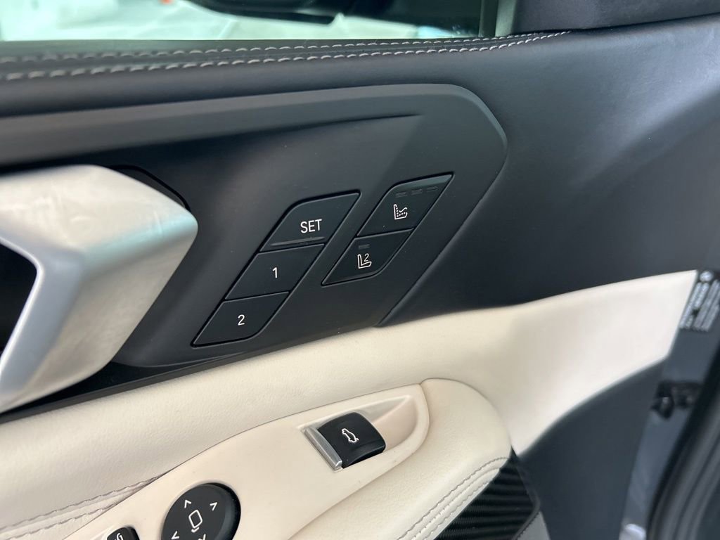 Used 2021 BMW X5 M50i w/ Executive Package image 53