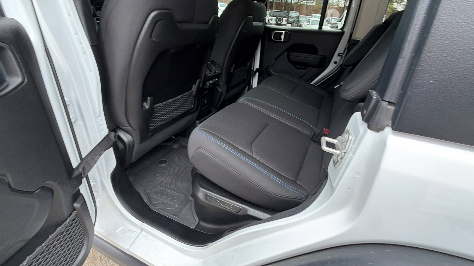 Used 2024 Jeep Wrangler Unlimited Rubicon 4xe image 23