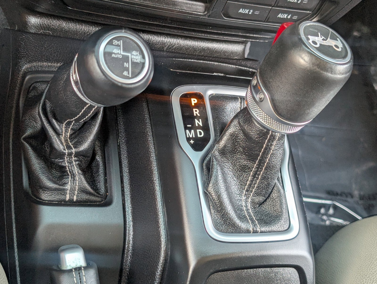 Used 2018 Jeep Wrangler Unlimited Sahara AWD/4WD image 24