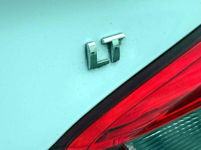 Used 2017 Chevrolet Cruze LT w/ Convenience Package FWD image 11