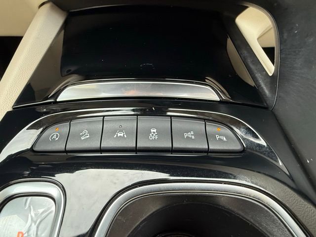 Used 2021 Buick Envision Avenir w/ Technology Package II image 25