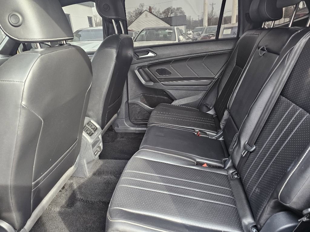 Used 2024 Volkswagen Tiguan SE R-Line image 28