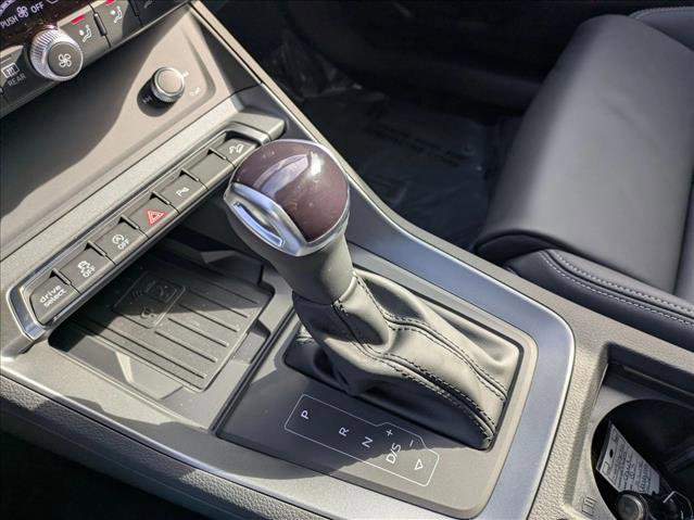 New 2025 Audi Q3 2.0T Premium image 11