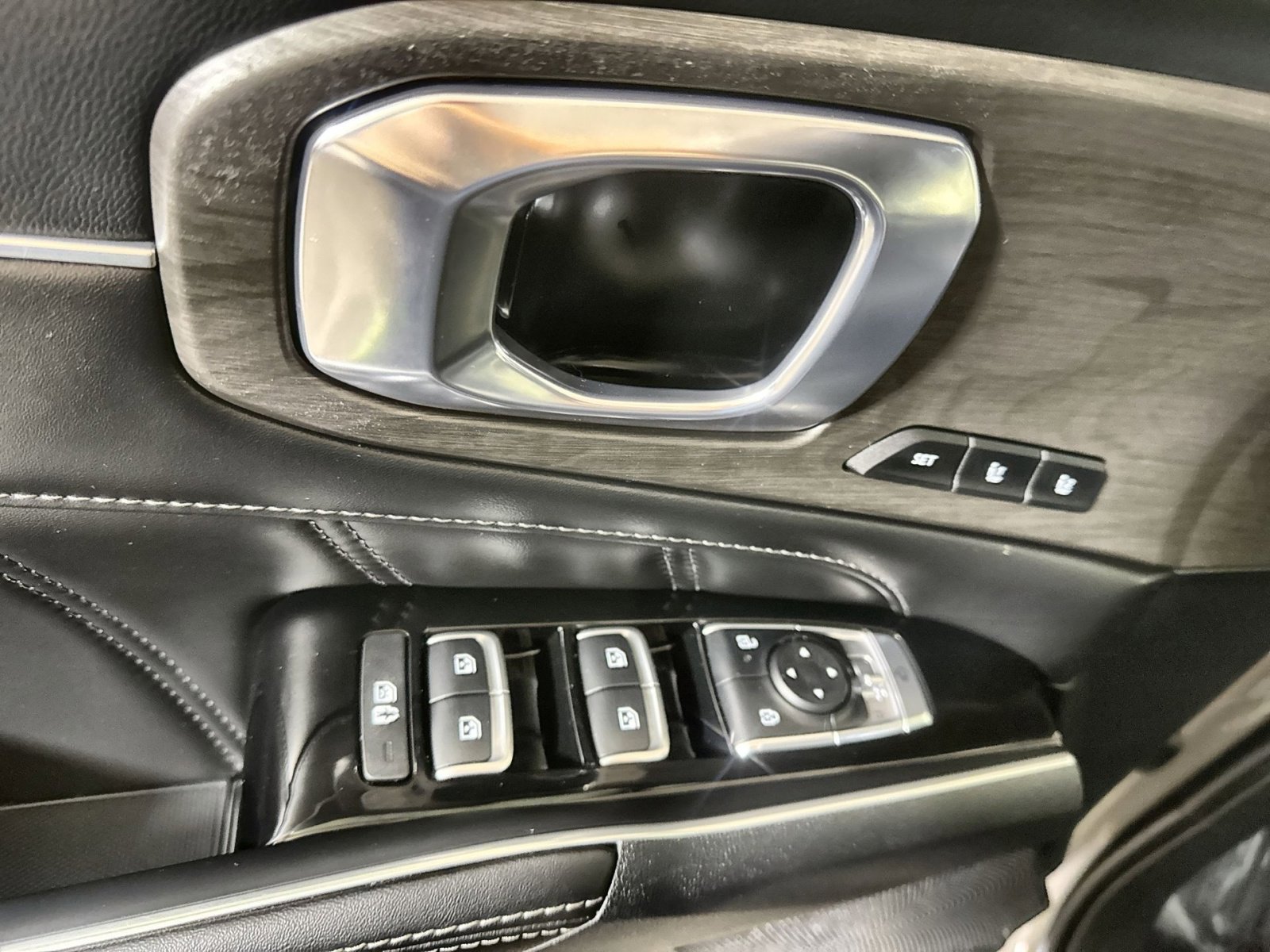 Used 2024 Kia Sorento SX Prestige image 15