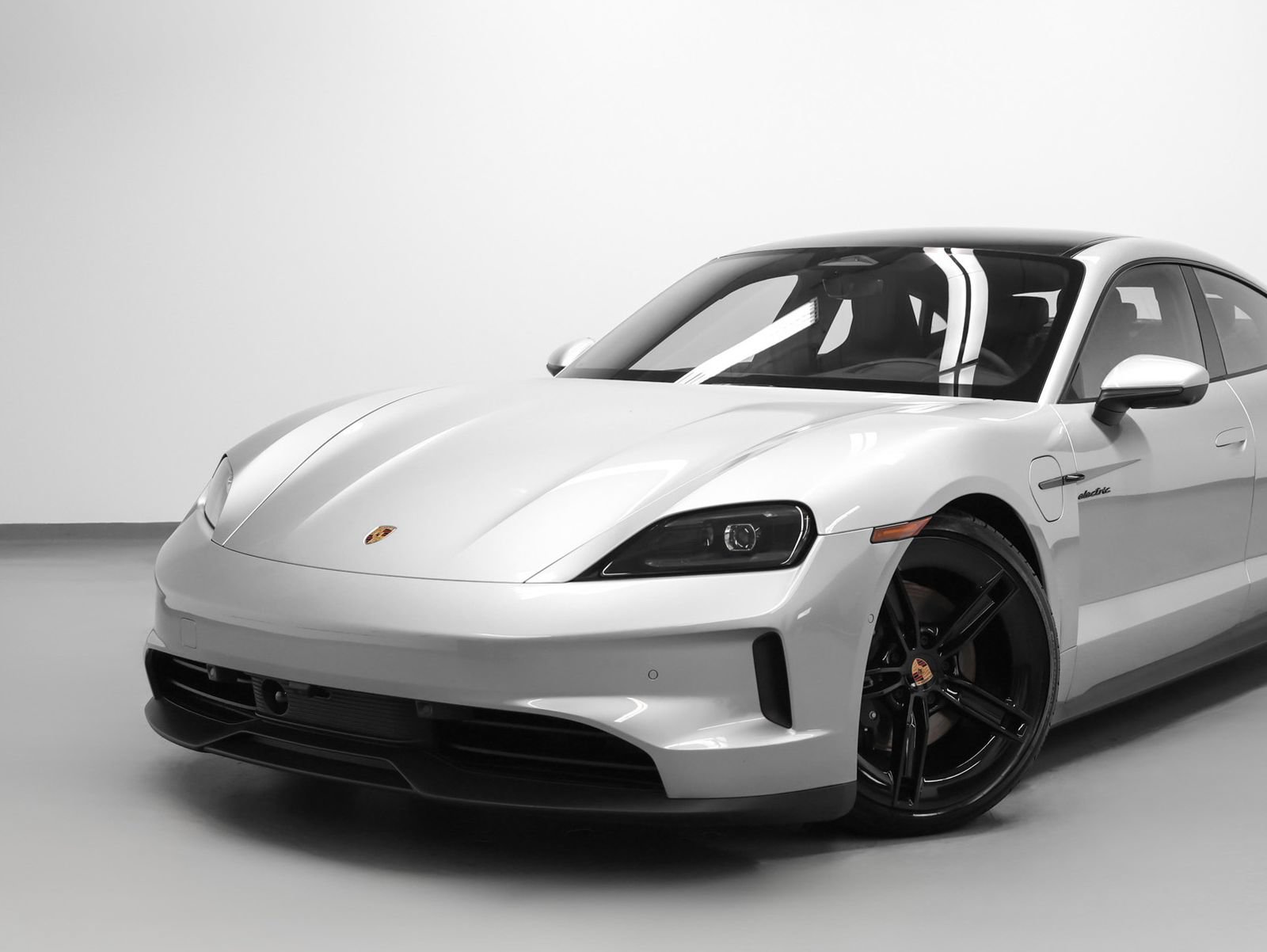 New 2026 Porsche Taycan RWD image 7
