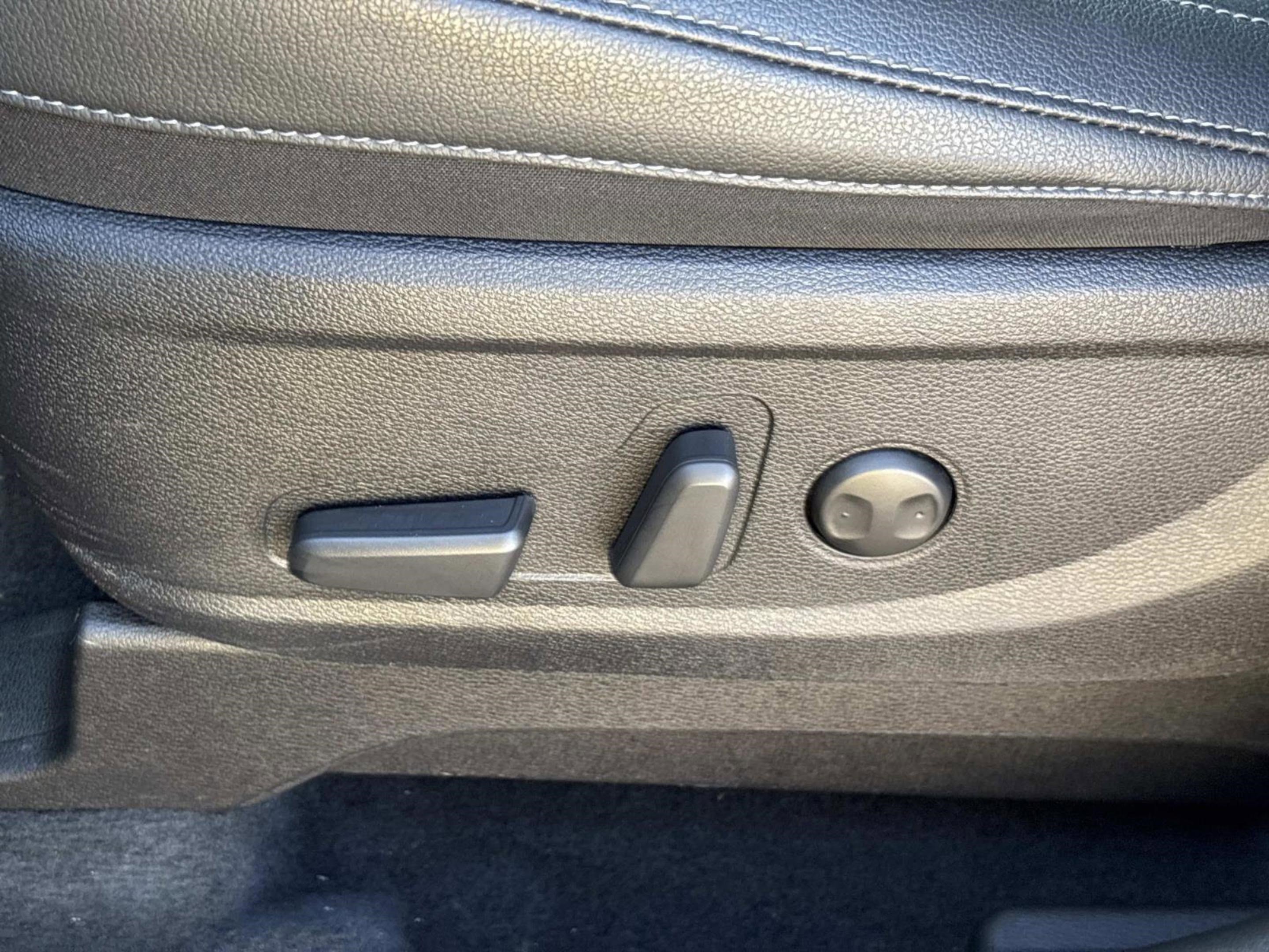 Used 2025 Kia Telluride EX image 21