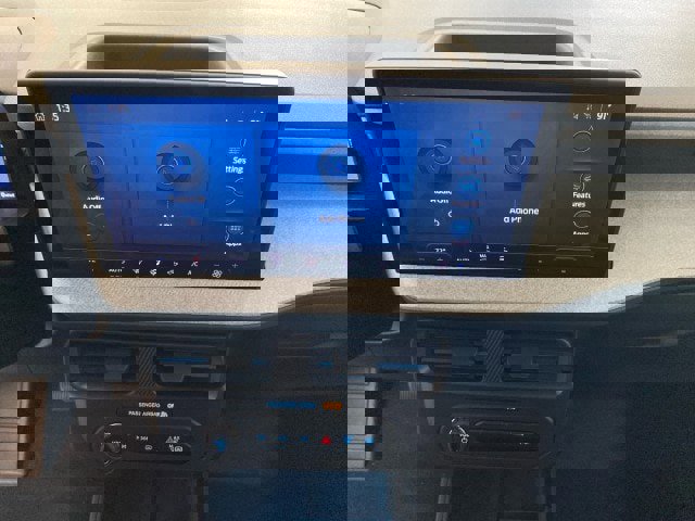 New 2025 Ford Maverick XLT w/ Equipment Group 302A image 21