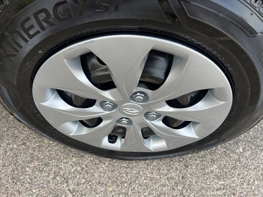 Used 2017 Hyundai Accent SE FWD image 39