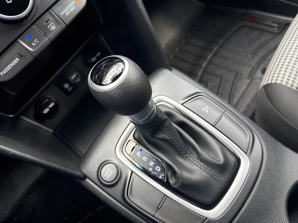 Used 2018 Hyundai Kona SE FWD image 25