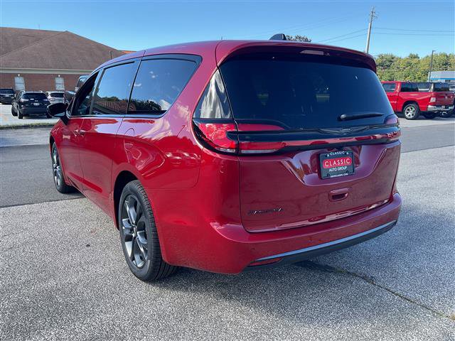 New 2026 Chrysler Pacifica Select image 7