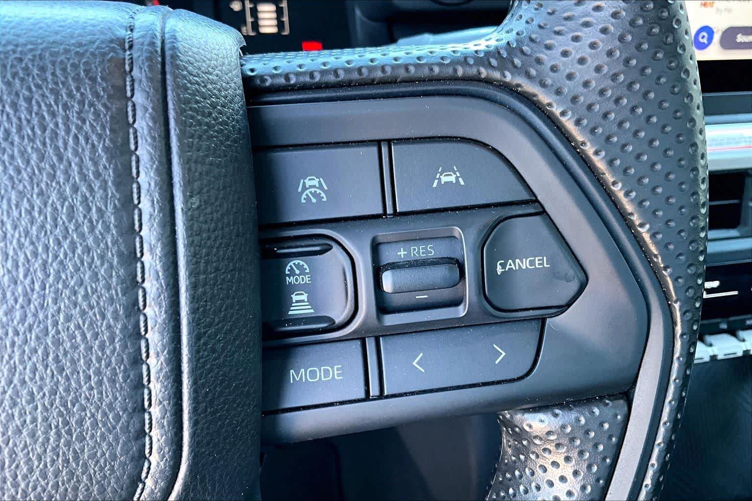 Used 2025 Toyota Tacoma SR5 AWD/4WD image 21