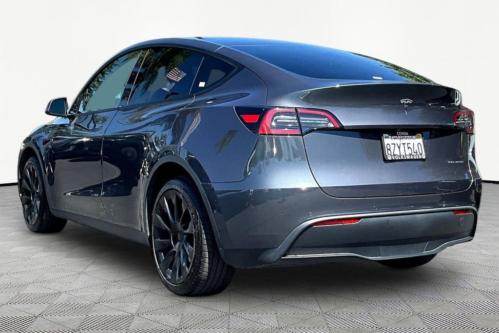 Used 2022 Tesla Model Y Long Range image 4