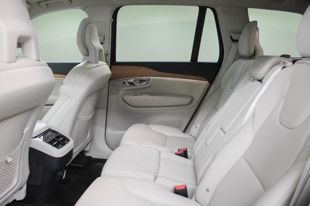 Used 2022 Volvo XC90 T6 Momentum w/ Advanced Package AWD/4WD image 26