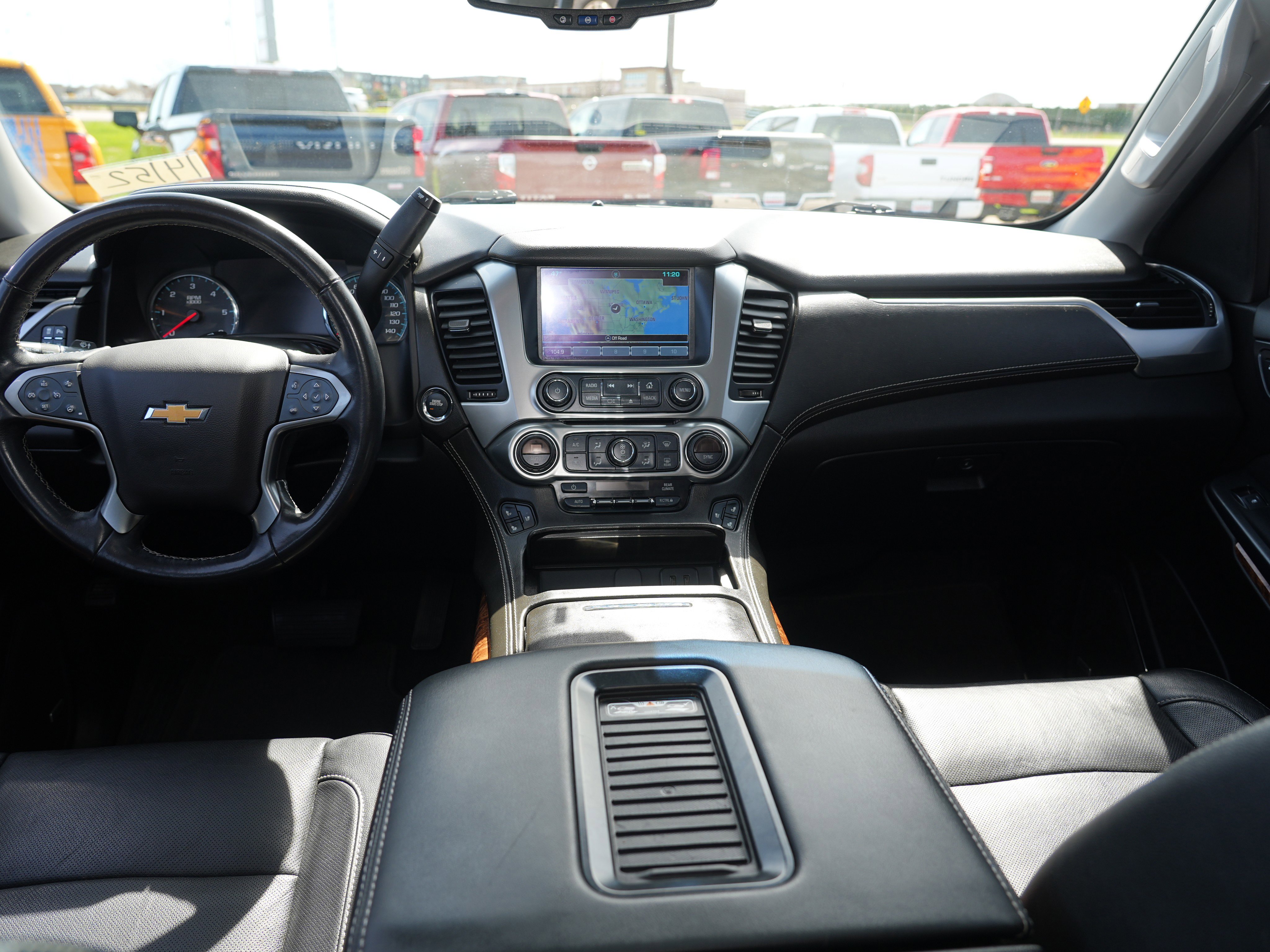 Used 2020 Chevrolet Suburban Premier AWD/4WD image 24