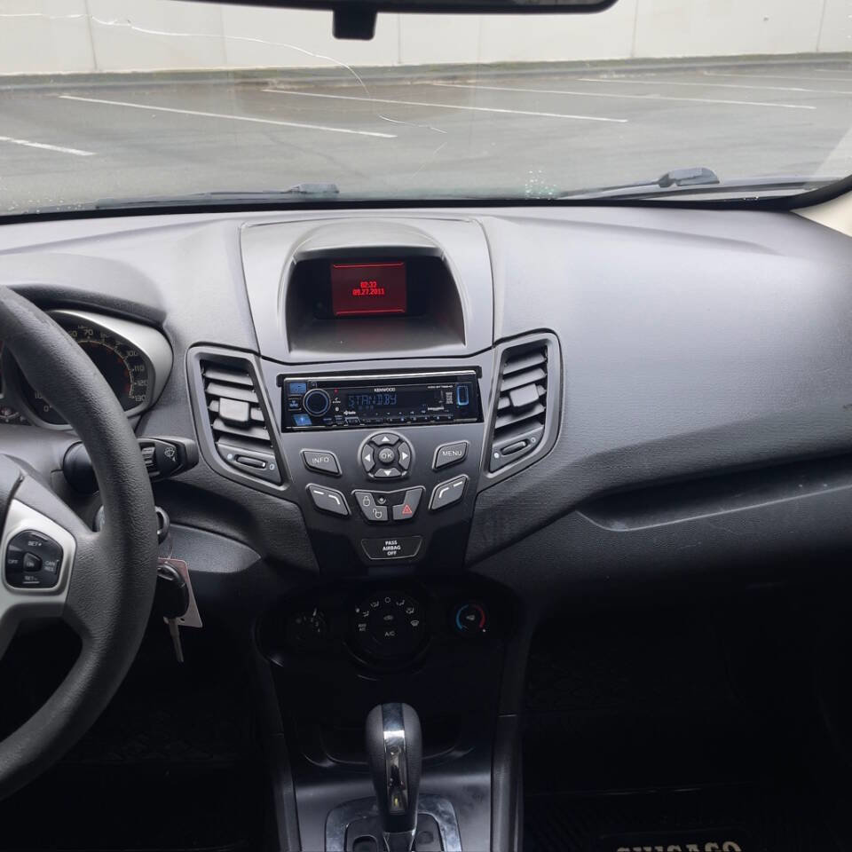 Used 2012 Ford Fiesta SE image 14