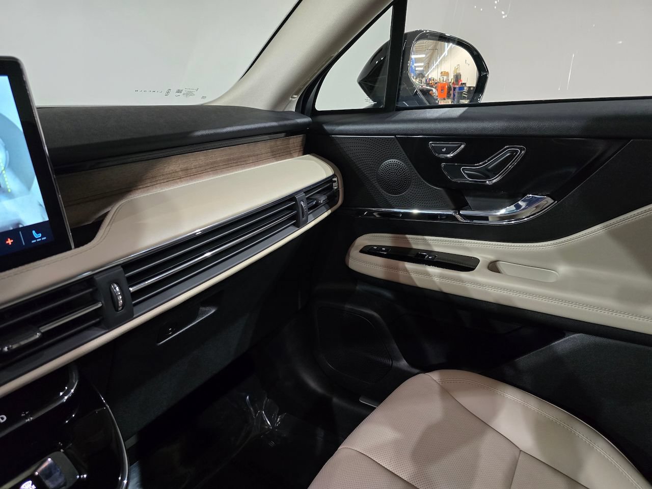 New 2026 Lincoln Corsair Reserve AWD/4WD image 29