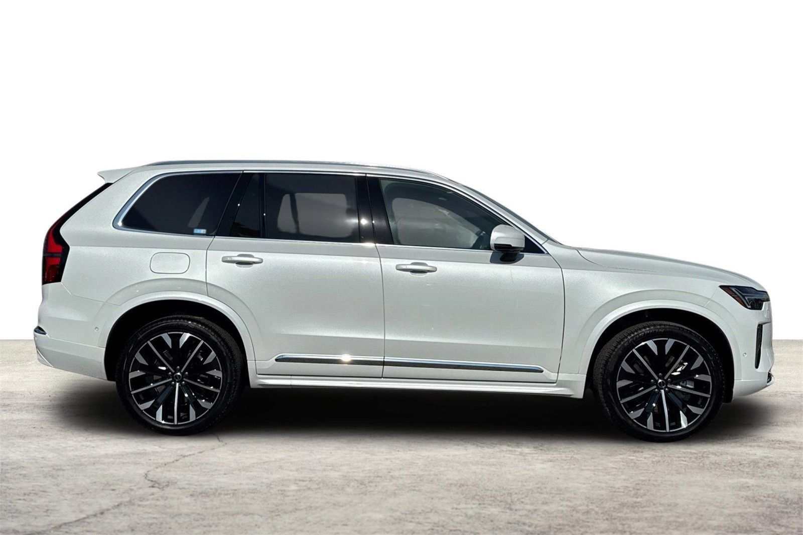 Used 2026 Volvo XC90 T8 Plus w/ Protection Package Premier AWD/4WD image 8