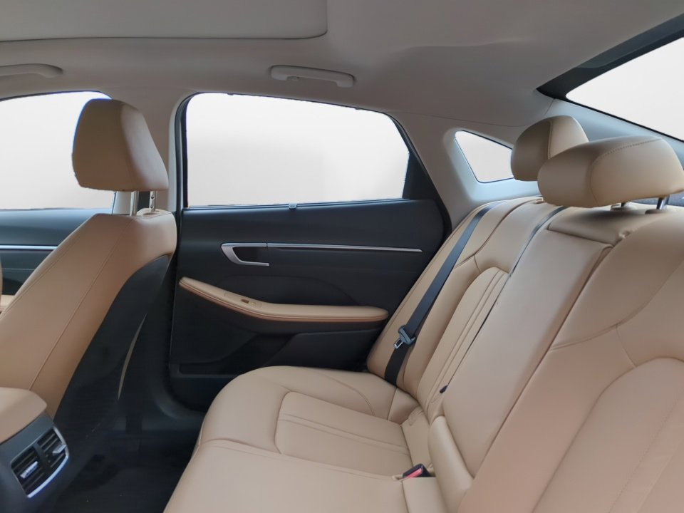 Certified 2025 Hyundai Sonata Limited FWD image 13