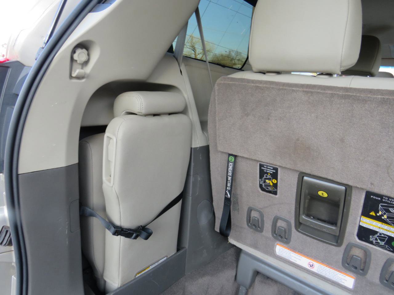 Used 2015 Toyota Sienna XLE w/ XLE Navigation Package FWD image 30