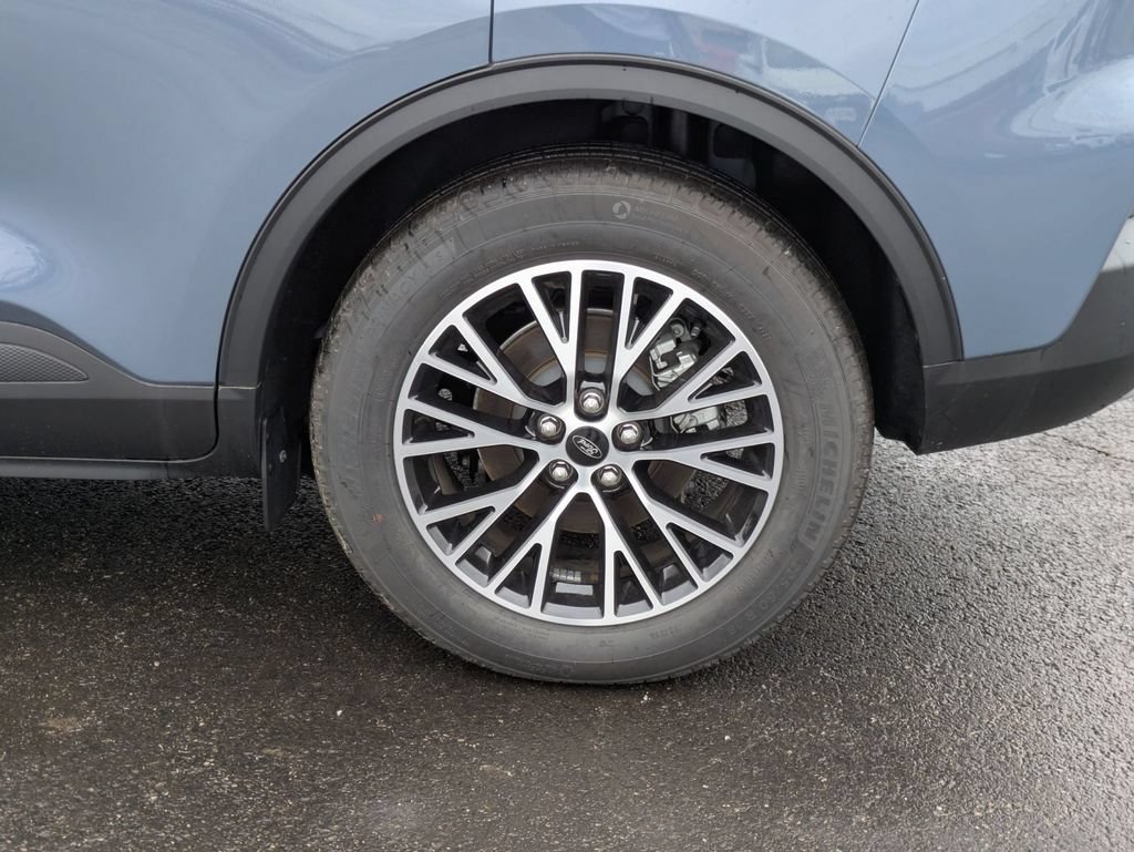 New 2024 Ford Escape SE FWD image 15