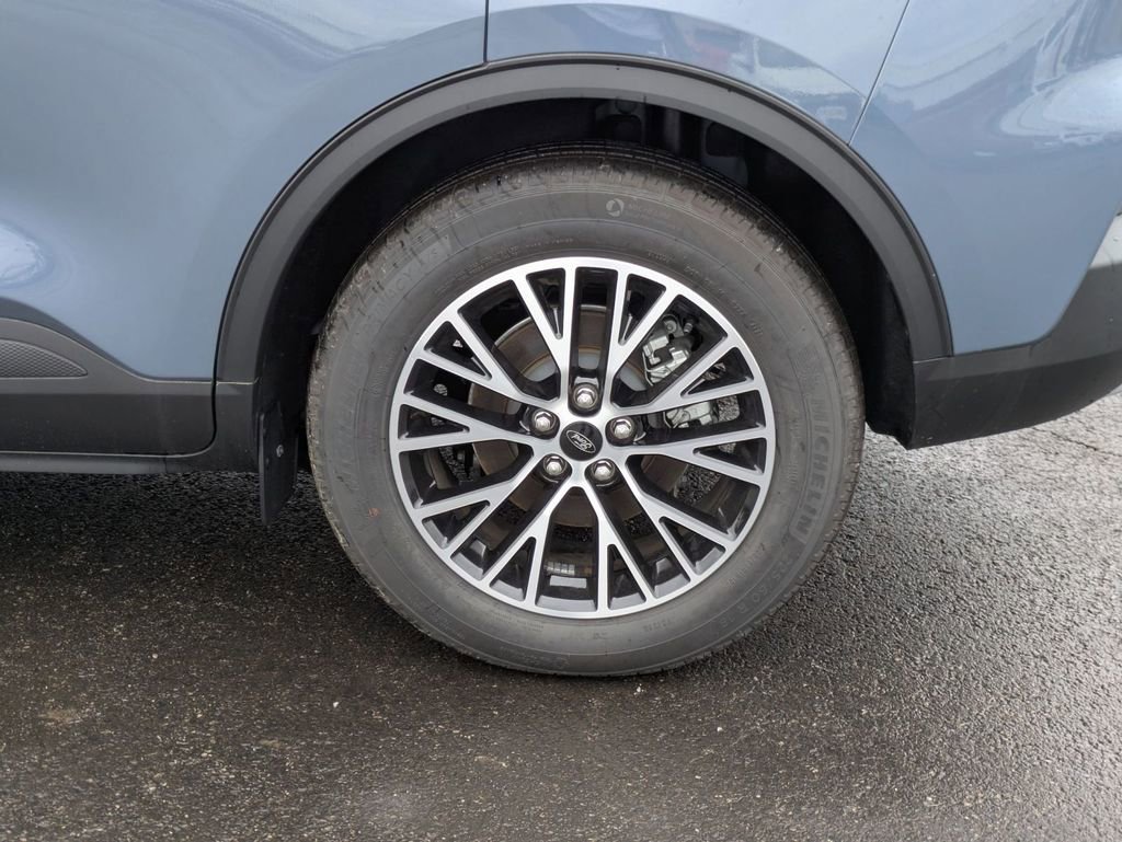 New 2024 Ford Escape SE FWD image 15