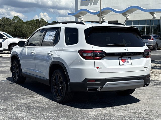 New 2025 Honda Pilot Touring image 7