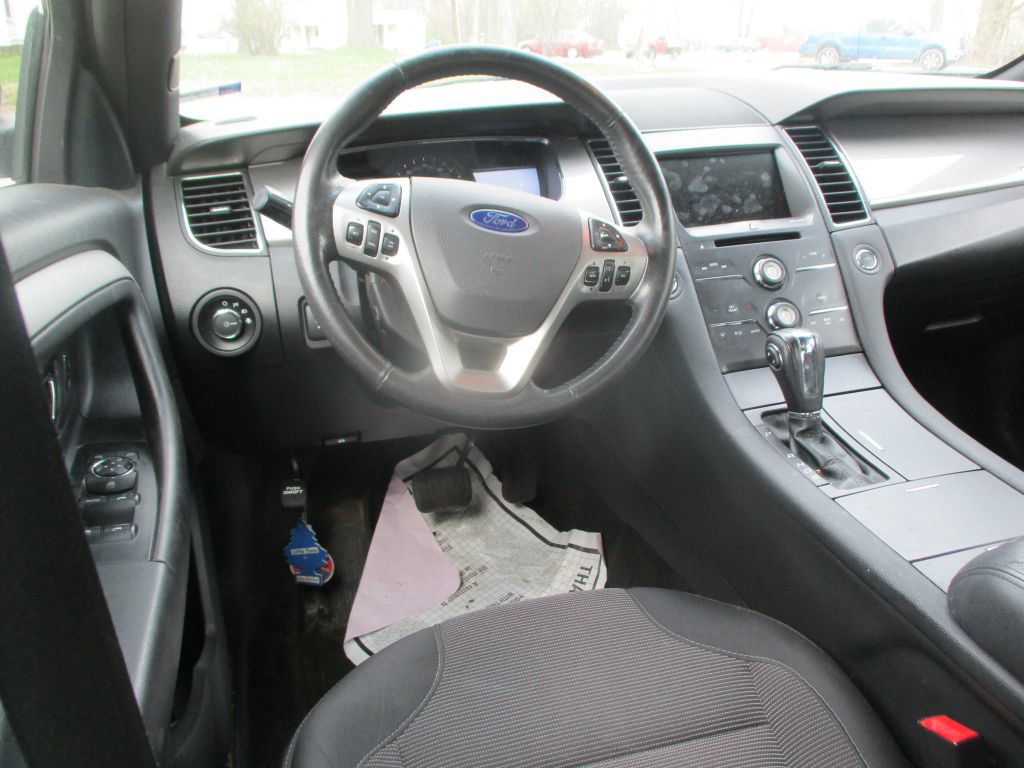 Used 2015 Ford Taurus SEL w/ Equipment Group 201A FWD image 9