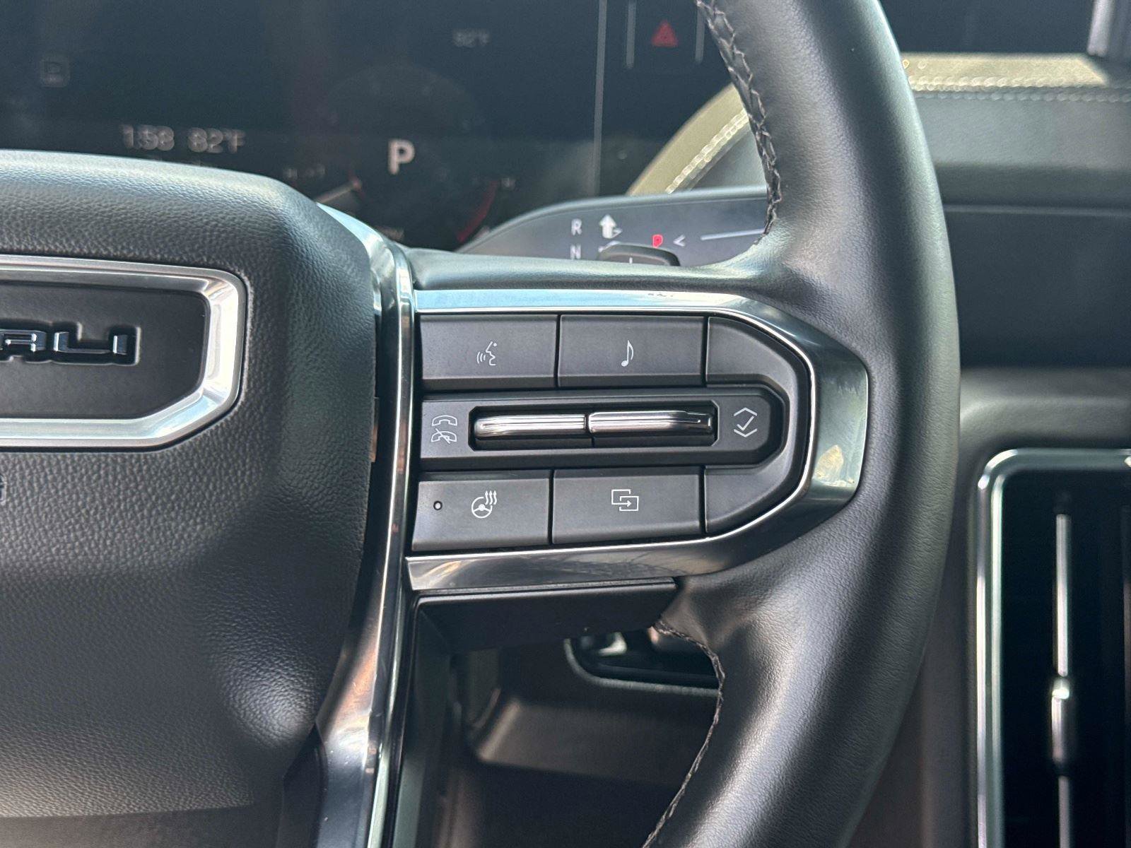 Used 2025 GMC Yukon Denali RWD image 30